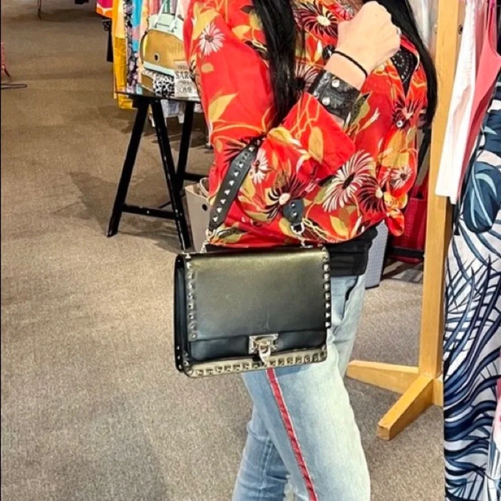 VALENTINO GARAVANI NWT BLACK LEATHER ROCK STAR GOLD STUDDED SHOULDER BAG - Picture 5 of 14